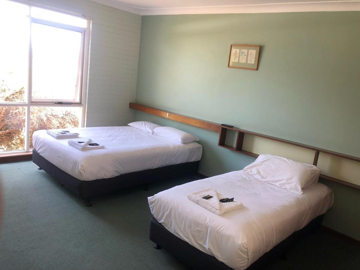 Walpole Hotel Motel ภายนอก รูปภาพ